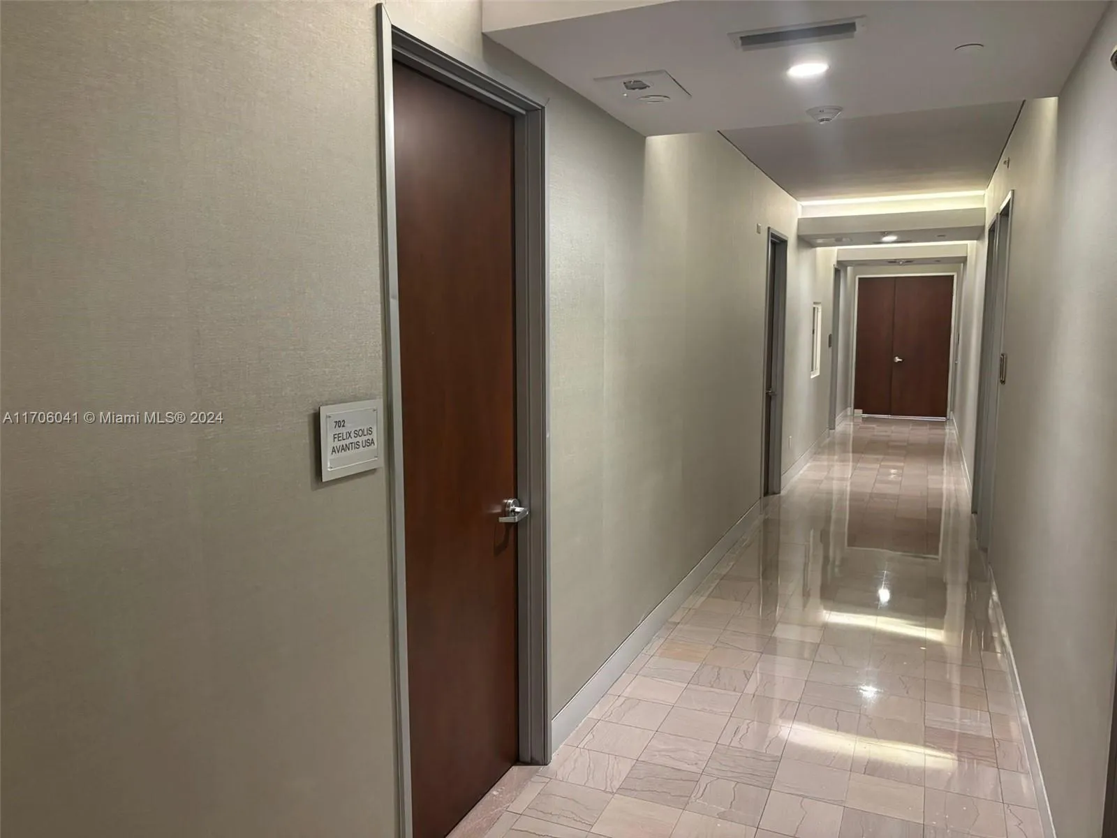 14 Ne 1st Ave 700d, Miami, Florida 33132, Miami, Florida 33132, ,Commercial Sale,For Sale,14 Ne 1st Ave 700d, Miami, Florida 33132,A11706041