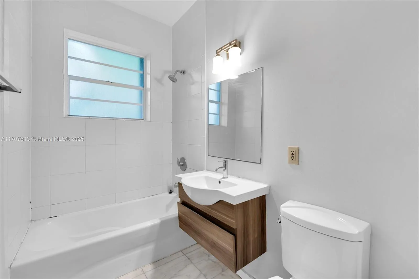 1622 Bay Rd, Miami Beach, Florida 33139, Miami Beach, Florida 33139, ,Residential Income,For Sale,1622 Bay Rd, Miami Beach, Florida 33139,A11707810
