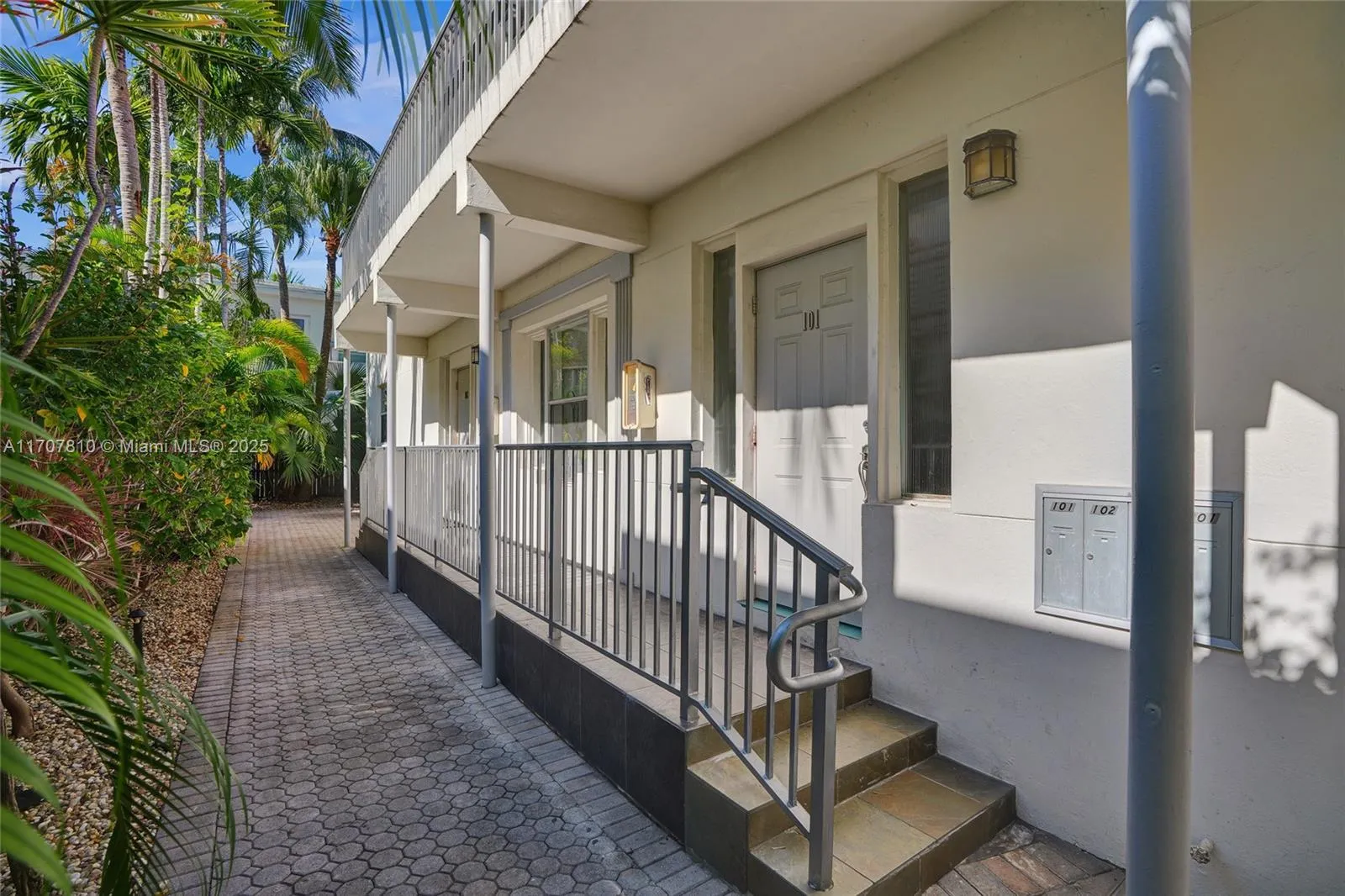 1622 Bay Rd, Miami Beach, Florida 33139, Miami Beach, Florida 33139, ,Residential Income,For Sale,1622 Bay Rd, Miami Beach, Florida 33139,A11707810