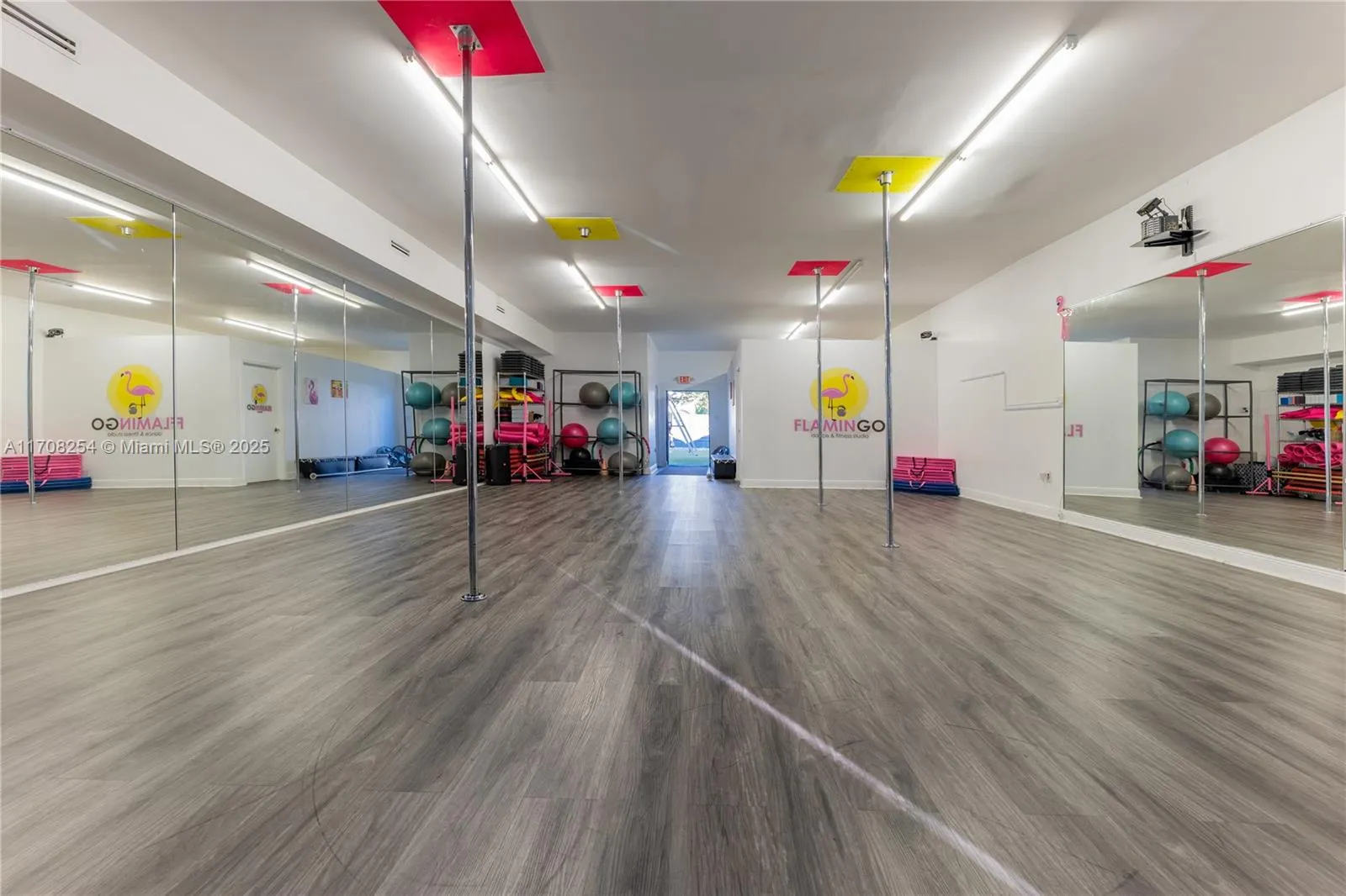 727 S 21st Ave, Hollywood, Florida 33020, Hollywood, Florida 33020, ,Business Opportunity,For Sale,727 S 21st Ave, Hollywood, Florida 33020,A11708254