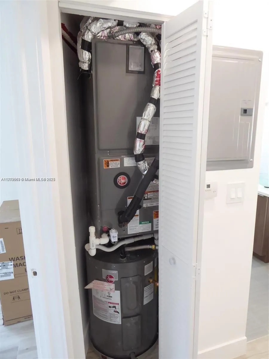 1000 7th St, Miami Beach, Florida 33139, Miami Beach, Florida 33139, ,Residential Income,For Sale,1000 7th St, Miami Beach, Florida 33139,A11703069