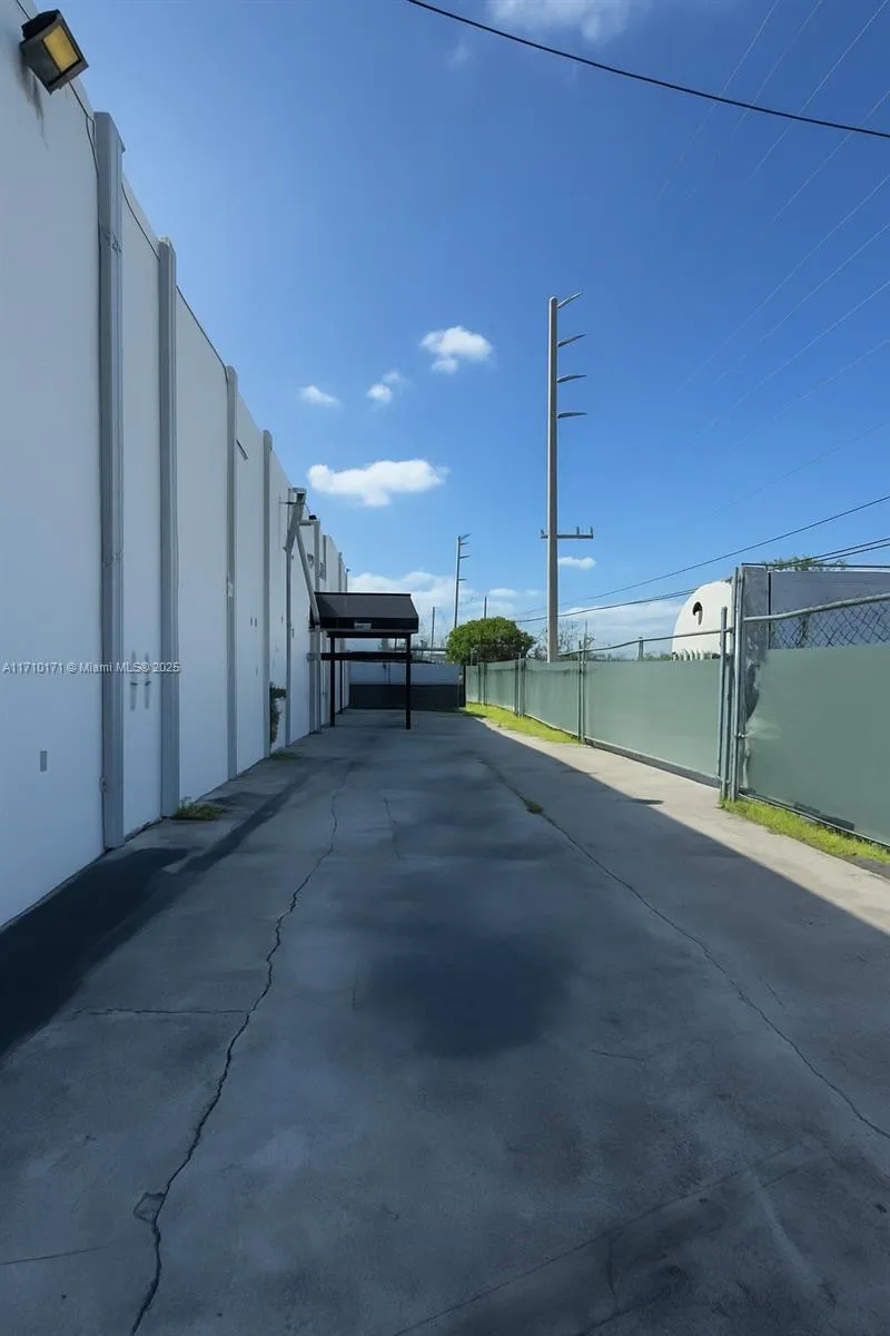 4201 Nw 37th Ct 3728, Hialeah, Florida 33142, Hialeah, Florida 33142, ,Commercial Lease,For Rent,4201 Nw 37th Ct 3728, Hialeah, Florida 33142,A11710171