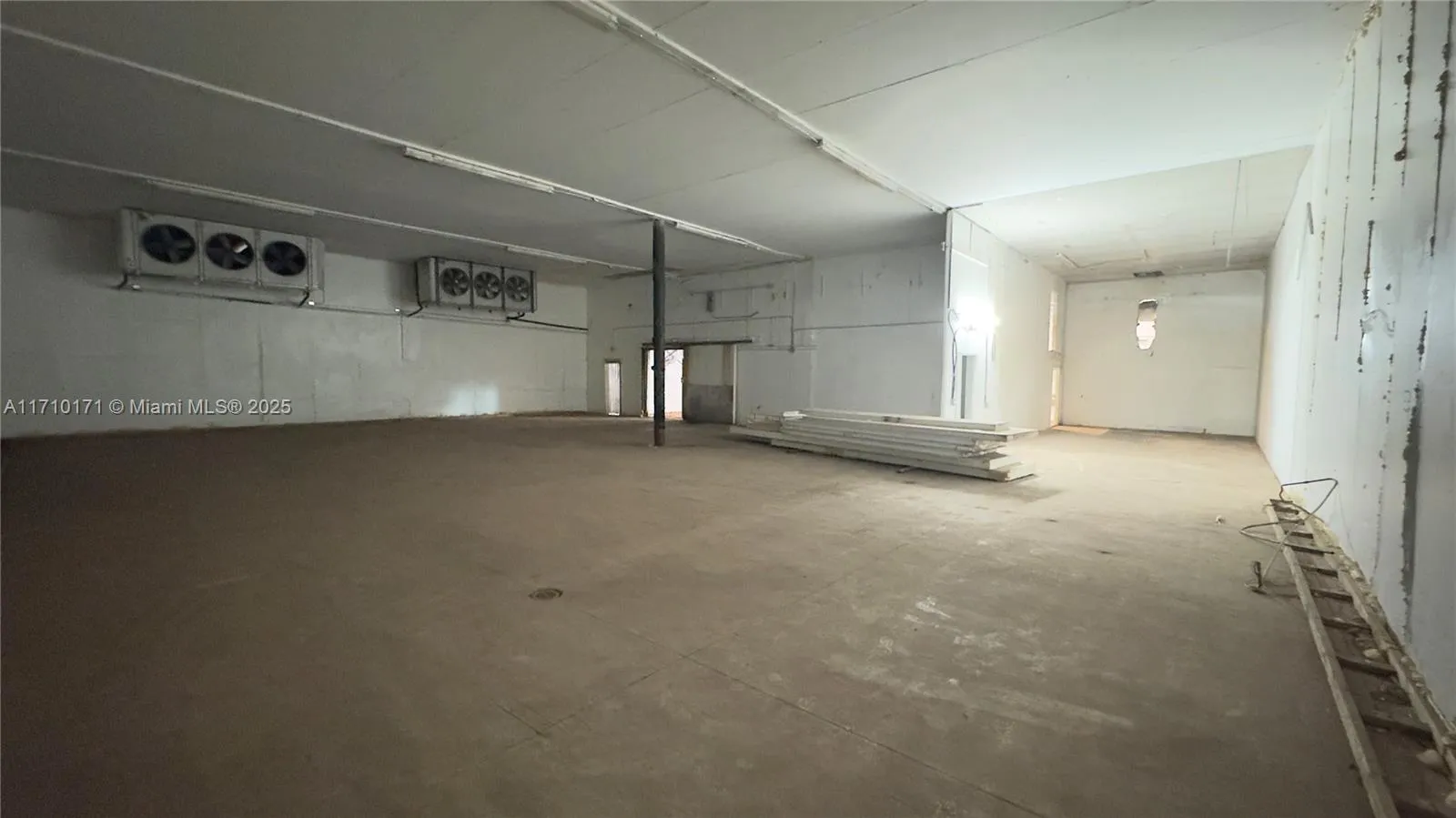 4201 Nw 37th Ct 3728, Hialeah, Florida 33142, Hialeah, Florida 33142, ,Commercial Lease,For Rent,4201 Nw 37th Ct 3728, Hialeah, Florida 33142,A11710171