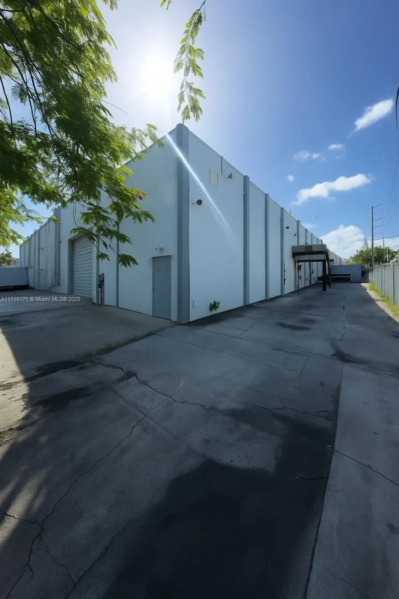 4201 Nw 37th Ct 3728, Hialeah, Florida 33142, Hialeah, Florida 33142, ,Commercial Lease,For Rent,4201 Nw 37th Ct 3728, Hialeah, Florida 33142,A11710171