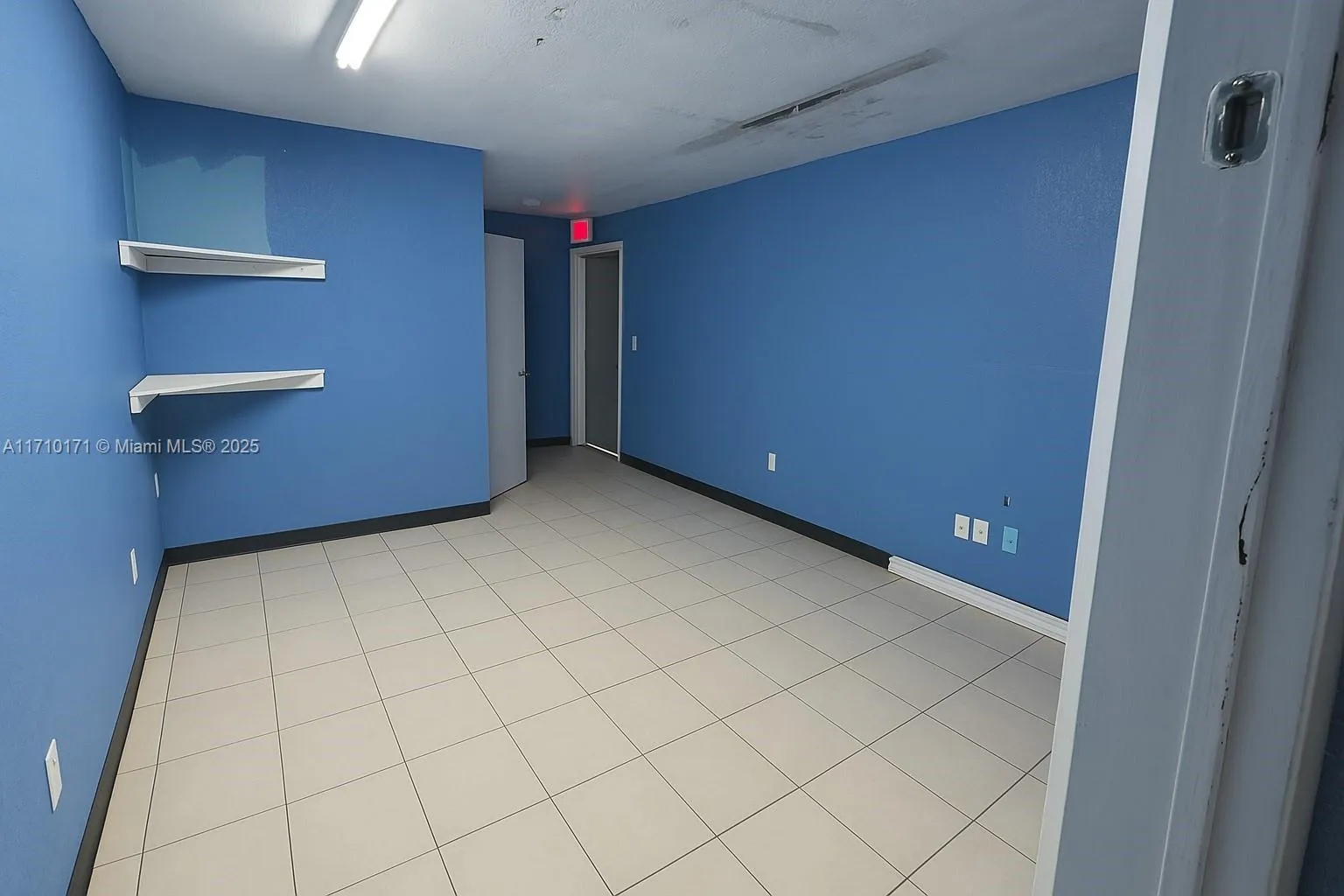 4201 Nw 37th Ct 3728, Hialeah, Florida 33142, Hialeah, Florida 33142, ,Commercial Lease,For Rent,4201 Nw 37th Ct 3728, Hialeah, Florida 33142,A11710171