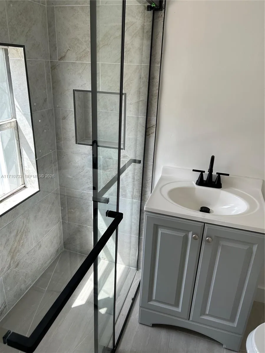 3527 Nw 34th St Front, Miami, Florida 33142, Miami, Florida 33142, 4 Bedrooms Bedrooms, ,2 BathroomsBathrooms,Residential Lease,For Rent,3527 Nw 34th St Front, Miami, Florida 33142,A11710732