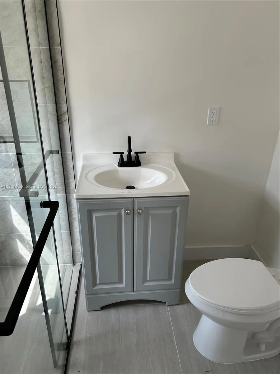 3527 Nw 34th St Front, Miami, Florida 33142, Miami, Florida 33142, 4 Bedrooms Bedrooms, ,2 BathroomsBathrooms,Residential Lease,For Rent,3527 Nw 34th St Front, Miami, Florida 33142,A11710732