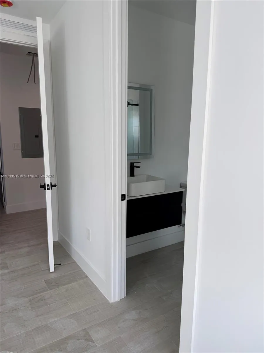 210 Se 10th St, Hallandale Beach, Florida 33009, Hallandale Beach, Florida 33009, ,Residential Income,For Sale,210 Se 10th St, Hallandale Beach, Florida 33009,A11711912