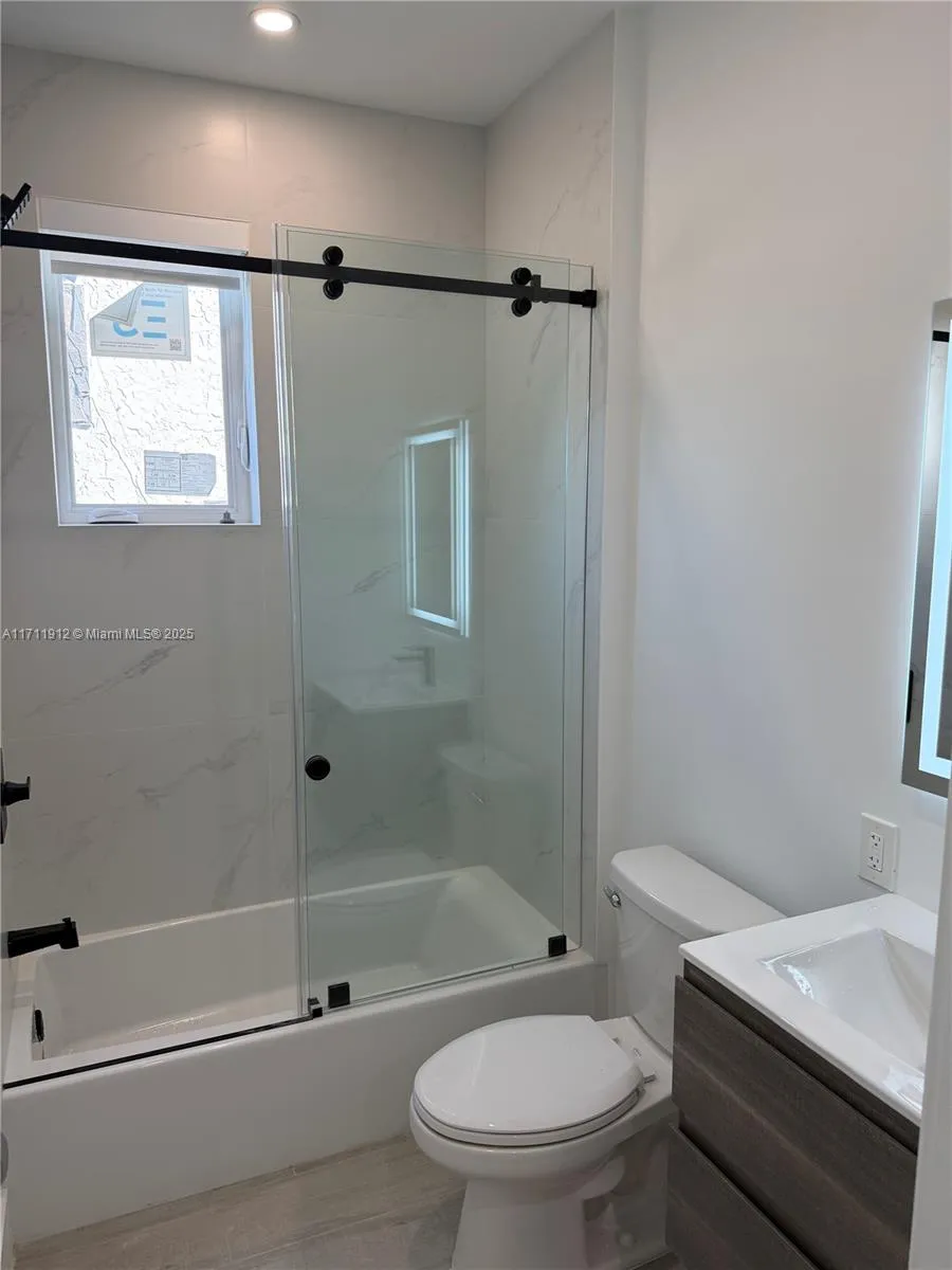 210 Se 10th St, Hallandale Beach, Florida 33009, Hallandale Beach, Florida 33009, ,Residential Income,For Sale,210 Se 10th St, Hallandale Beach, Florida 33009,A11711912