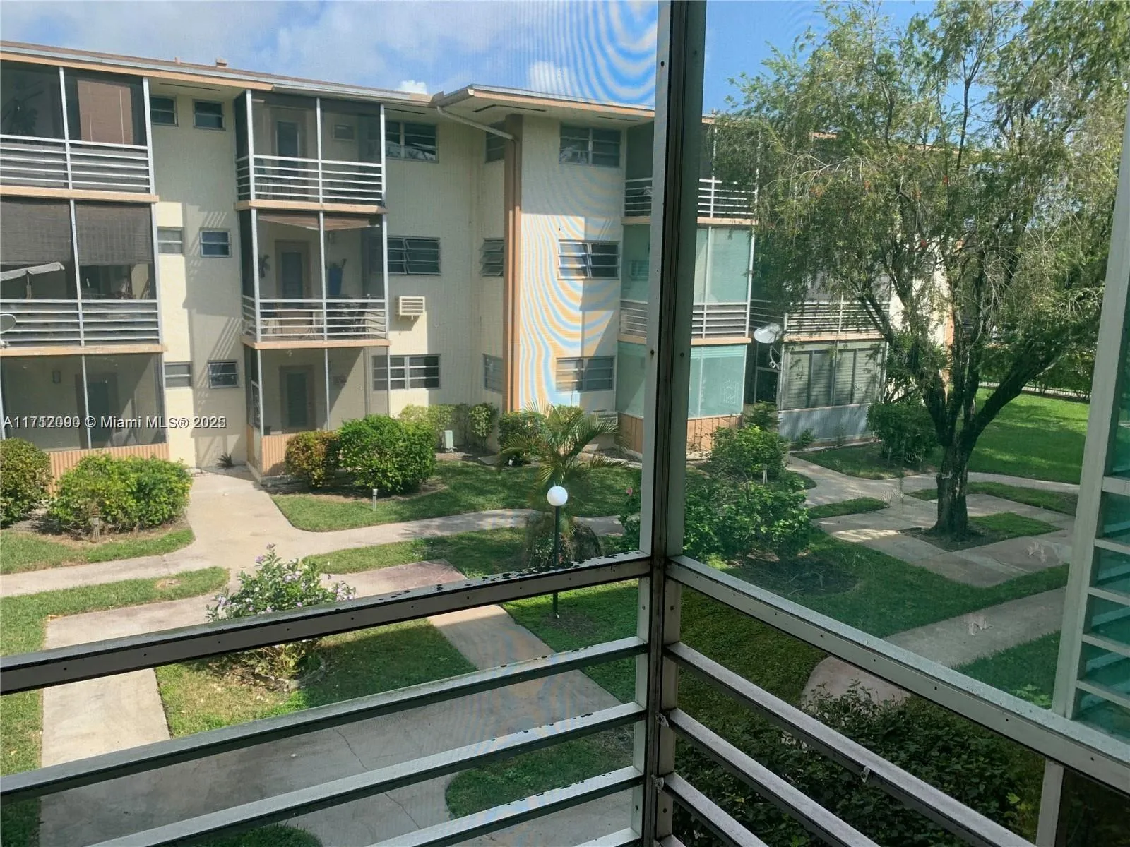 1395 Ne 167th St 209, Miami, Florida 33162, Miami, Florida 33162, 1 Bedroom Bedrooms, ,1 BathroomBathrooms,Residential,For Sale,1395 Ne 167th St 209, Miami, Florida 33162,A11712090