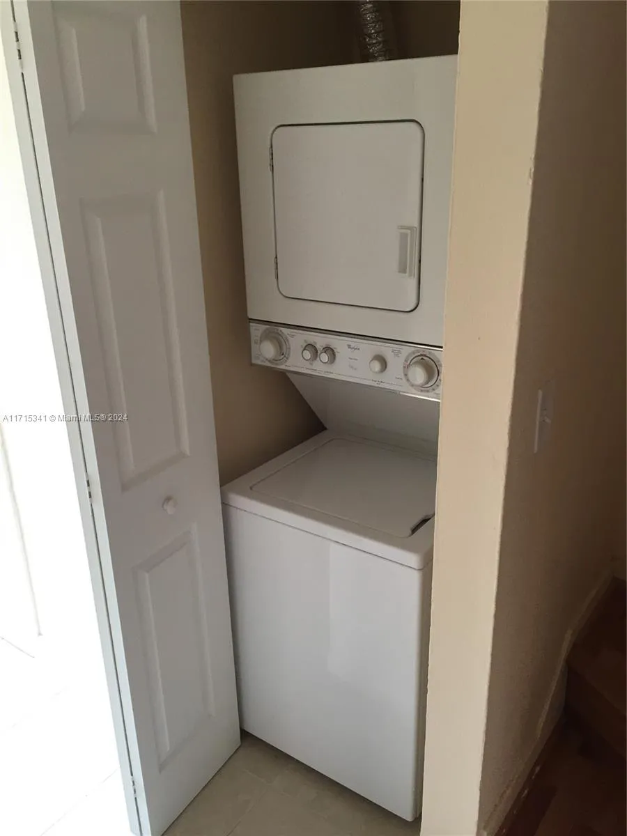 4132 Sw 61st Ave 3, Davie, Florida 33314, Davie, Florida 33314, 2 Bedrooms Bedrooms, ,1 BathroomBathrooms,Residential,For Sale,4132 Sw 61st Ave 3, Davie, Florida 33314,A11715341