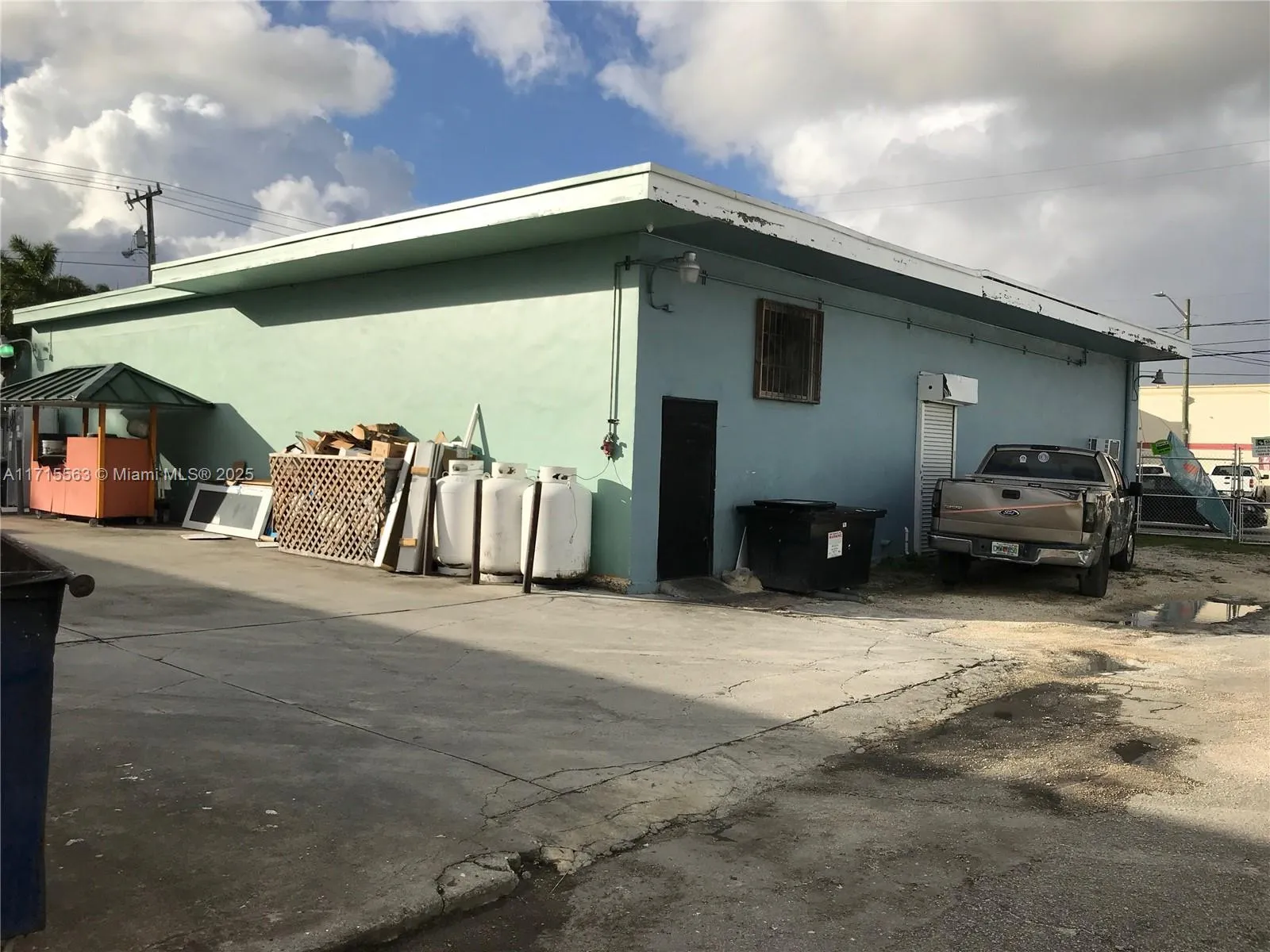 1628 Nw 28th St, Miami, Florida 33142, Miami, Florida 33142, ,Commercial Sale,For Sale,1628 Nw 28th St, Miami, Florida 33142,A11715563