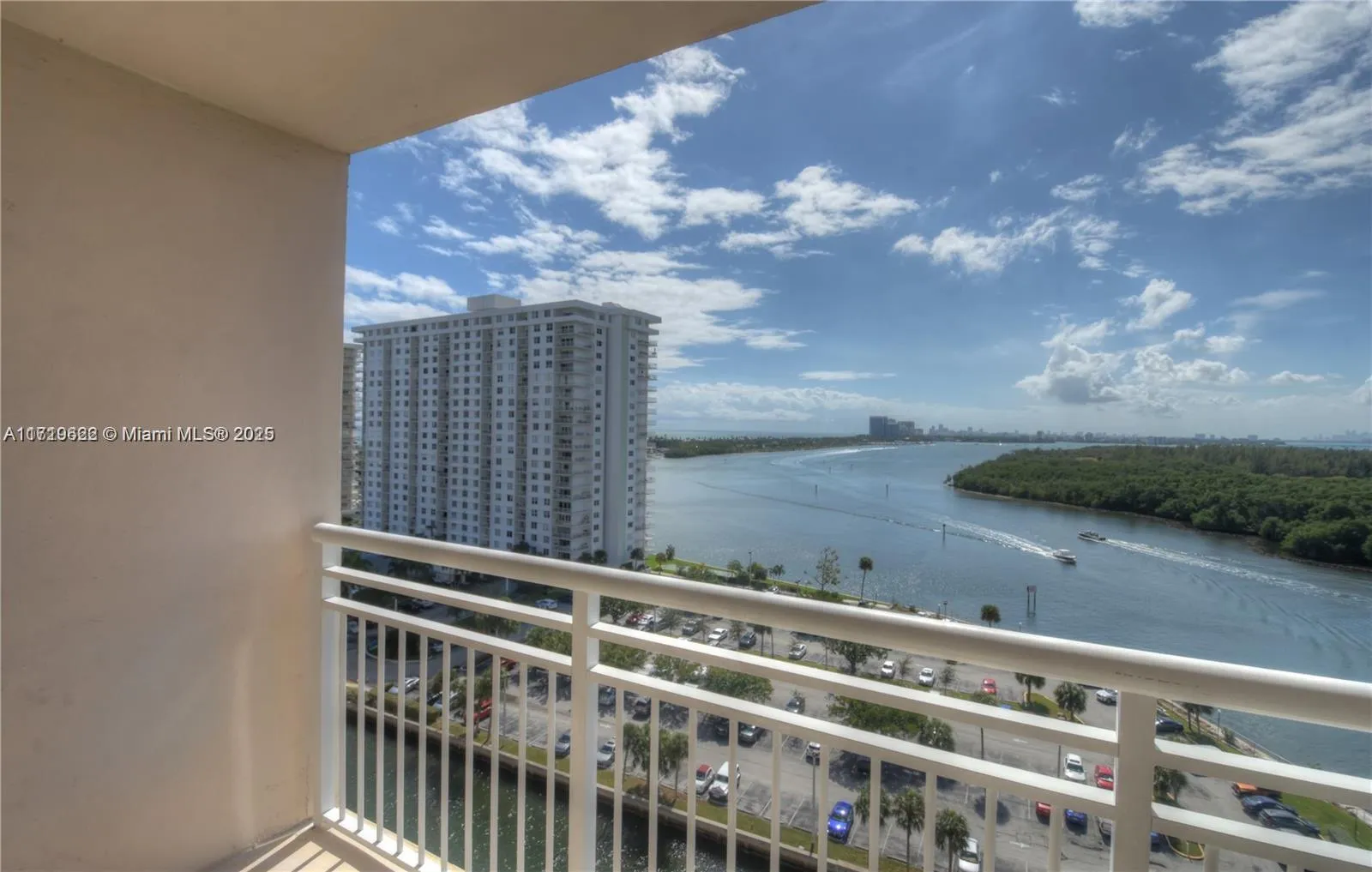 400 Kings Point Dr 1003, Sunny Isles Beach, Florid, Sunny Isles Beach, Florida 33160, 1 Bedroom Bedrooms, ,1 BathroomBathrooms,Residential Lease,For Rent,400 Kings Point Dr 1003, Sunny Isles Beach, Florid,A11719622