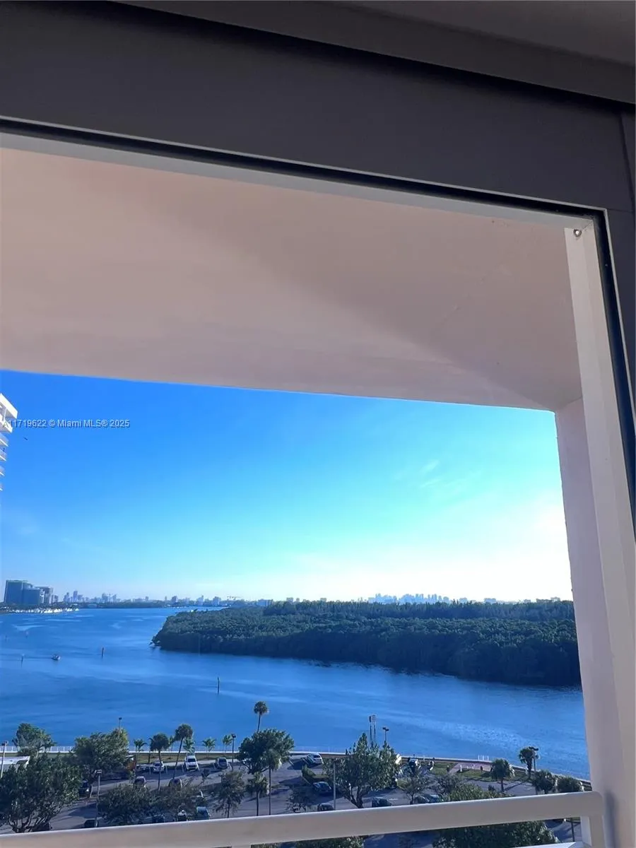 400 Kings Point Dr 1003, Sunny Isles Beach, Florid, Sunny Isles Beach, Florida 33160, 1 Bedroom Bedrooms, ,1 BathroomBathrooms,Residential Lease,For Rent,400 Kings Point Dr 1003, Sunny Isles Beach, Florid,A11719622