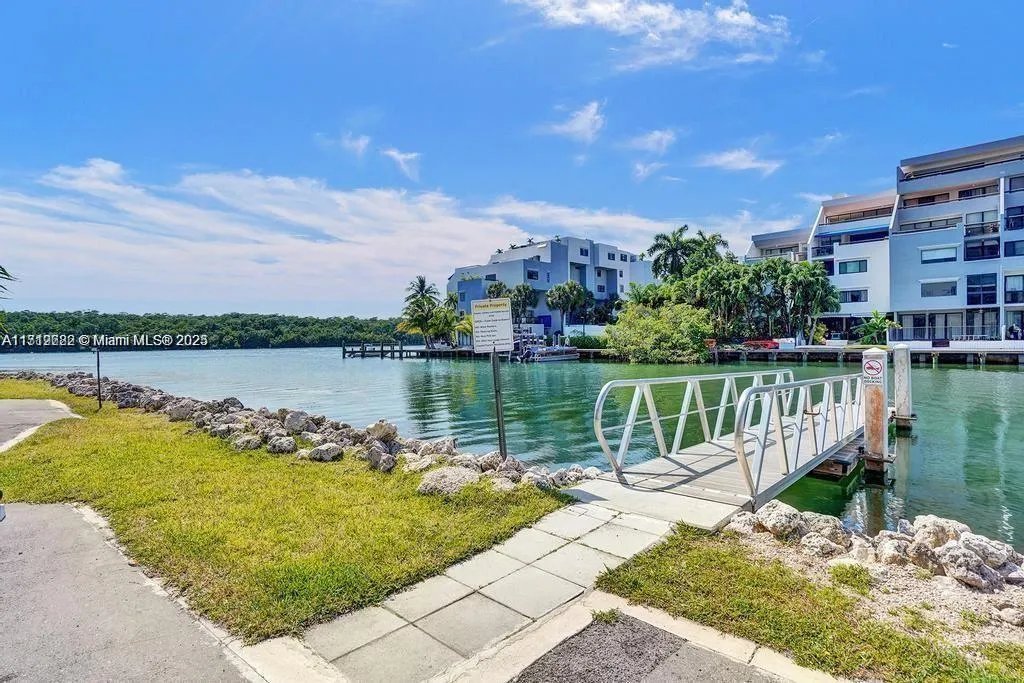 400 Kings Point Dr 1003, Sunny Isles Beach, Florid, Sunny Isles Beach, Florida 33160, 1 Bedroom Bedrooms, ,1 BathroomBathrooms,Residential Lease,For Rent,400 Kings Point Dr 1003, Sunny Isles Beach, Florid,A11719622