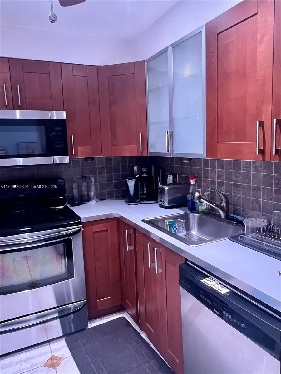 400 Kings Point Dr 1003, Sunny Isles Beach, Florid, Sunny Isles Beach, Florida 33160, 1 Bedroom Bedrooms, ,1 BathroomBathrooms,Residential Lease,For Rent,400 Kings Point Dr 1003, Sunny Isles Beach, Florid,A11719622