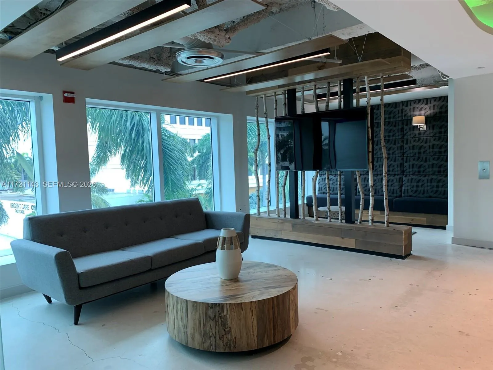 820 W 41 St 401, Miami Beach, Florida 33140, Miami Beach, Florida 33140, ,Commercial Lease,For Rent,820 W 41 St 401, Miami Beach, Florida 33140,A11721143