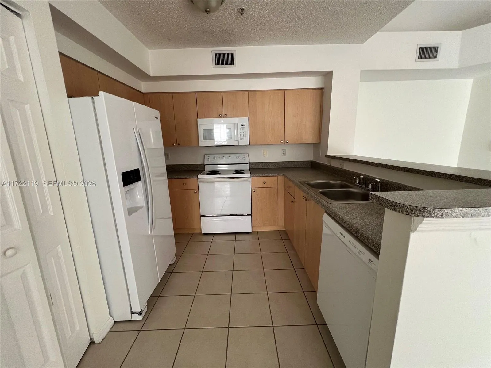 2360 E Preserve Way 305, Miramar, Florida 33025, Miramar, Florida 33025, 2 Bedrooms Bedrooms, ,2 BathroomsBathrooms,Residential,For Sale,2360 E Preserve Way 305, Miramar, Florida 33025,A11722119