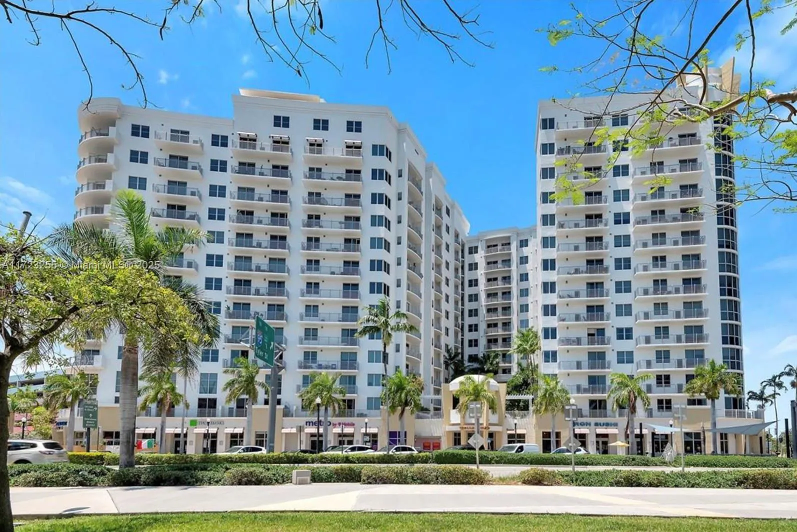 1830 Radius Dr 810, Hollywood, Florida 33020, Hollywood, Florida 33020, 1 Bedroom Bedrooms, ,1 BathroomBathrooms,Residential,For Sale,1830 Radius Dr 810, Hollywood, Florida 33020,A11723255