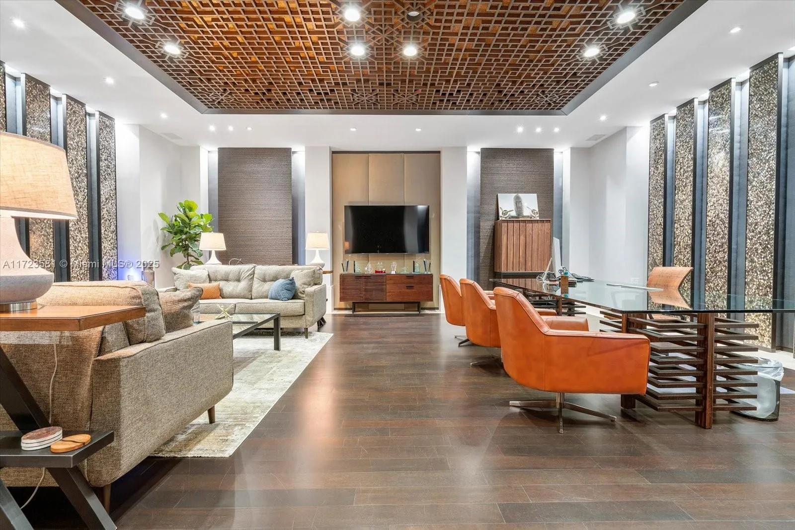 2404 Hollywood Blvd, Hollywood, Florida 33020, Hollywood, Florida 33020, ,Commercial Sale,For Sale,2404 Hollywood Blvd, Hollywood, Florida 33020,A11723581