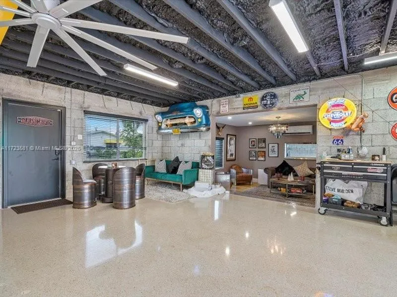 2404 Hollywood Blvd, Hollywood, Florida 33020, Hollywood, Florida 33020, ,Commercial Sale,For Sale,2404 Hollywood Blvd, Hollywood, Florida 33020,A11723581
