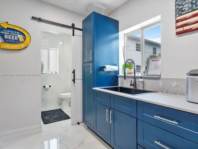 2404 Hollywood Blvd, Hollywood, Florida 33020, Hollywood, Florida 33020, ,Commercial Sale,For Sale,2404 Hollywood Blvd, Hollywood, Florida 33020,A11723581