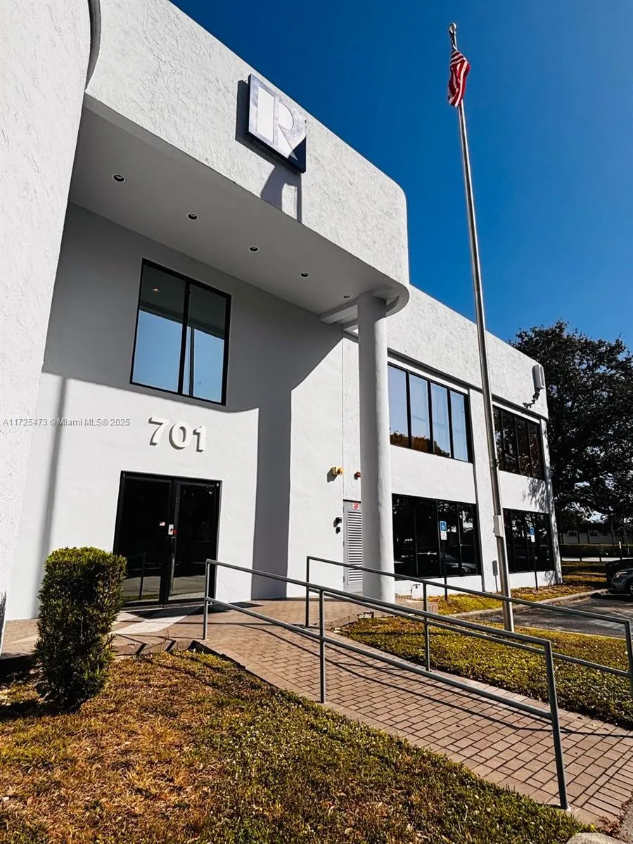 701 Promenade Dr Suite 250, Pembroke Pines, Florid, Pembroke Pines, Florida 33026, ,Commercial Lease,For Rent,701 Promenade Dr Suite 250, Pembroke Pines, Florid,A11725473