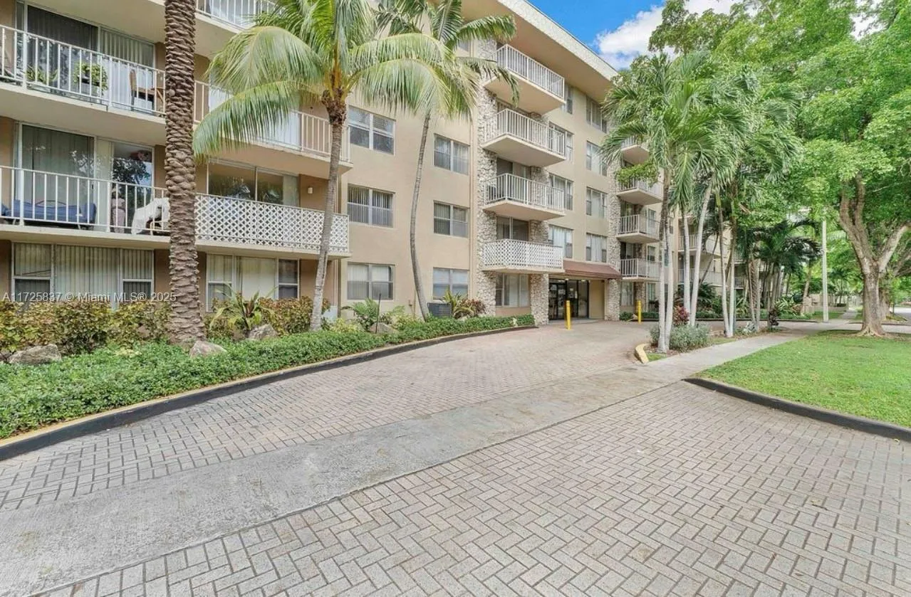 1805 Sans Souci Blvd 429, North Miami, Florida 331, North Miami, Florida 33181, 1 Bedroom Bedrooms, ,1 BathroomBathrooms,Residential,For Sale,1805 Sans Souci Blvd 429, North Miami, Florida 331,A11725837