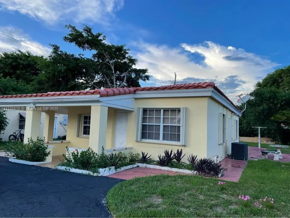 1223 Ne 181st St, North Miami Beach, Florida 33162, North Miami Beach, Florida 33162, 2 Bedrooms Bedrooms, ,1 BathroomBathrooms,Residential,For Sale,1223 Ne 181st St, North Miami Beach, Florida 33162,A11726670