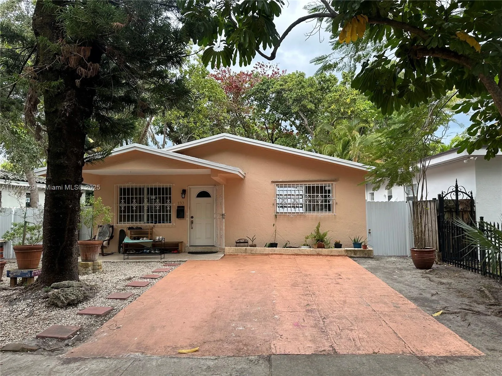 133 Ne 48th St, Miami, Florida 33137, Miami, Florida 33137, 4 Bedrooms Bedrooms, ,2 BathroomsBathrooms,Residential,For Sale,133 Ne 48th St, Miami, Florida 33137,A11724429