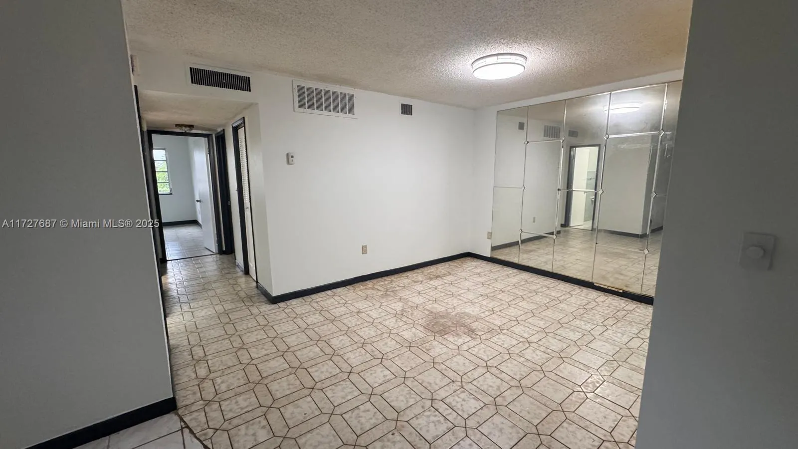 160 Ne 203rd Ter 18, Miami Gardens, Florida 33179, Miami Gardens, Florida 33179, 2 Bedrooms Bedrooms, ,2 BathroomsBathrooms,Residential,For Sale,160 Ne 203rd Ter 18, Miami Gardens, Florida 33179,A11727687