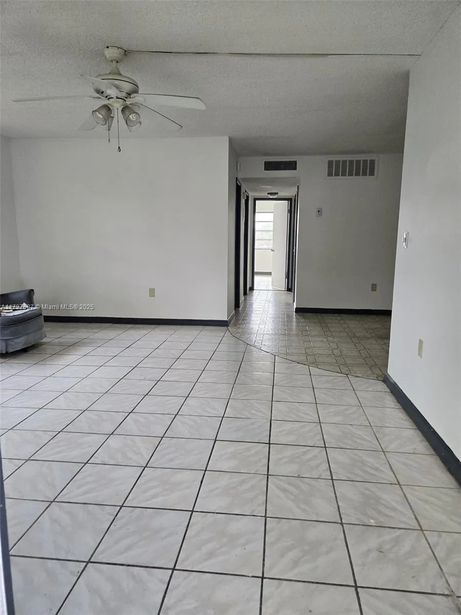 160 Ne 203rd Ter 18, Miami Gardens, Florida 33179, Miami Gardens, Florida 33179, 2 Bedrooms Bedrooms, ,2 BathroomsBathrooms,Residential,For Sale,160 Ne 203rd Ter 18, Miami Gardens, Florida 33179,A11727687