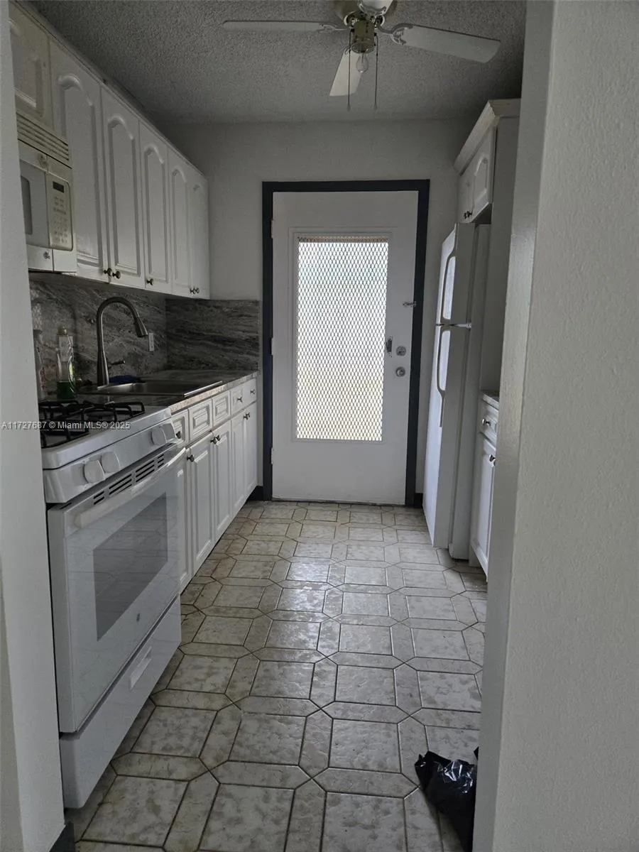 160 Ne 203rd Ter 18, Miami Gardens, Florida 33179, Miami Gardens, Florida 33179, 2 Bedrooms Bedrooms, ,2 BathroomsBathrooms,Residential,For Sale,160 Ne 203rd Ter 18, Miami Gardens, Florida 33179,A11727687