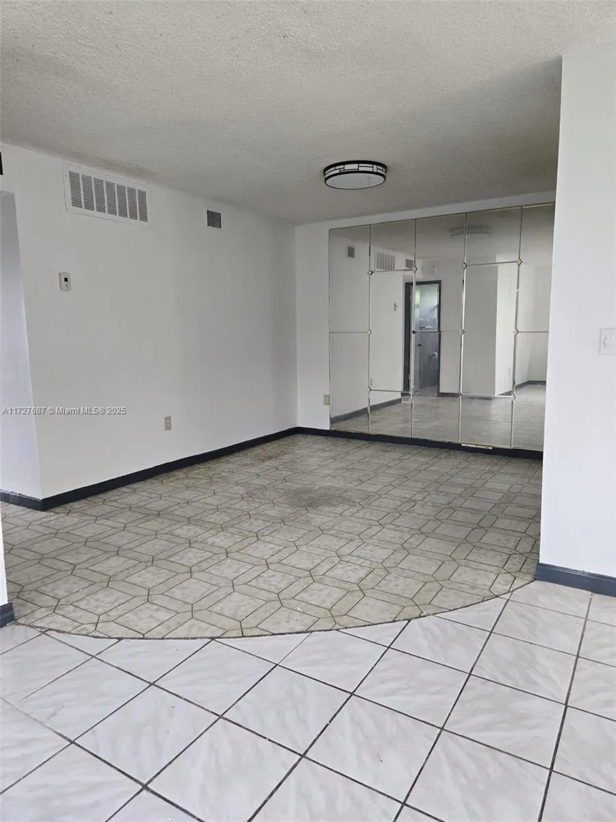 160 Ne 203rd Ter 18, Miami Gardens, Florida 33179, Miami Gardens, Florida 33179, 2 Bedrooms Bedrooms, ,2 BathroomsBathrooms,Residential,For Sale,160 Ne 203rd Ter 18, Miami Gardens, Florida 33179,A11727687