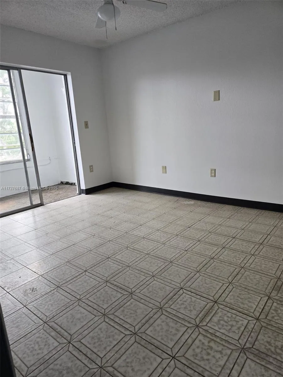 160 Ne 203rd Ter 18, Miami Gardens, Florida 33179, Miami Gardens, Florida 33179, 2 Bedrooms Bedrooms, ,2 BathroomsBathrooms,Residential,For Sale,160 Ne 203rd Ter 18, Miami Gardens, Florida 33179,A11727687