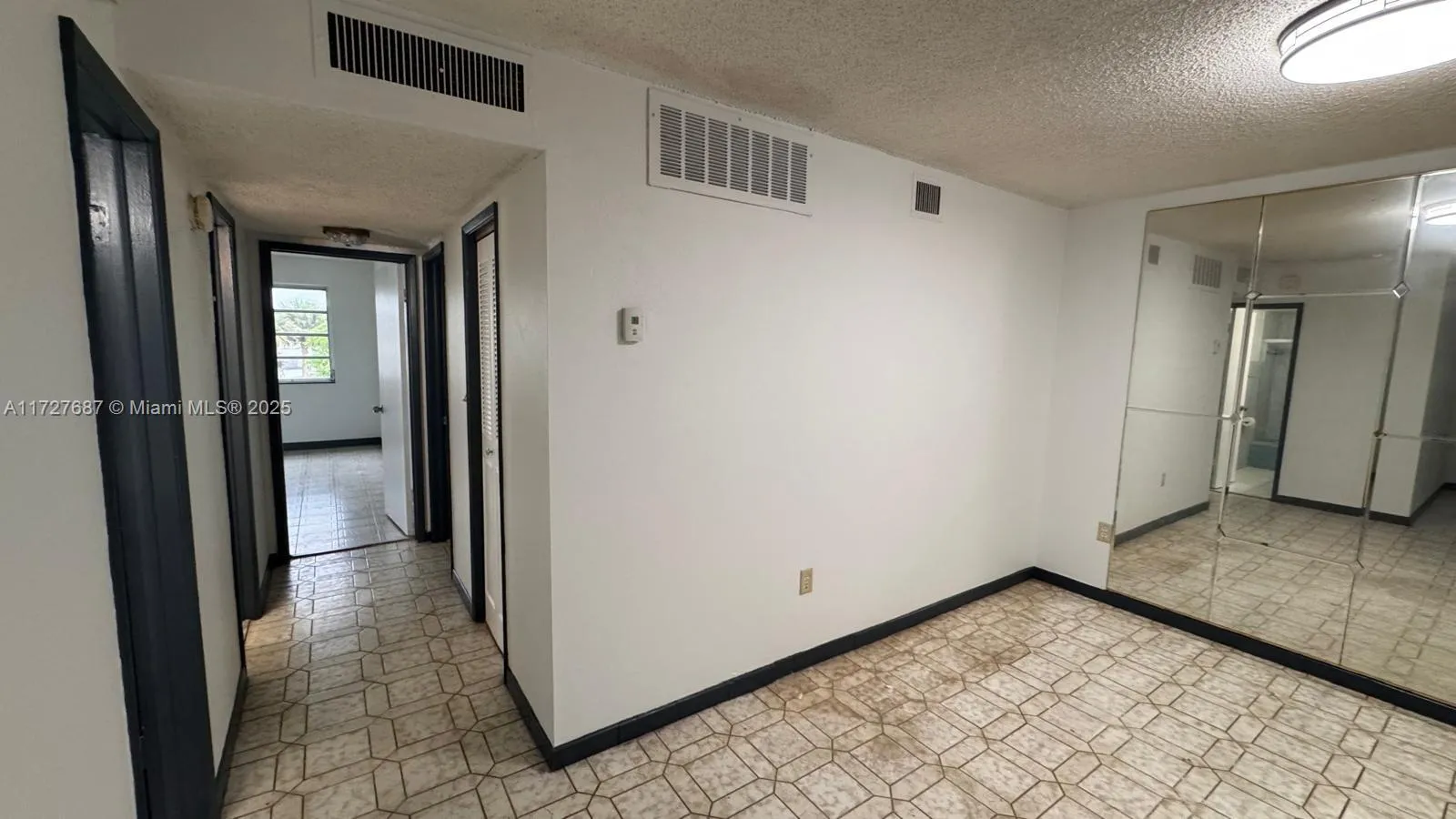 160 Ne 203rd Ter 18, Miami Gardens, Florida 33179, Miami Gardens, Florida 33179, 2 Bedrooms Bedrooms, ,2 BathroomsBathrooms,Residential,For Sale,160 Ne 203rd Ter 18, Miami Gardens, Florida 33179,A11727687