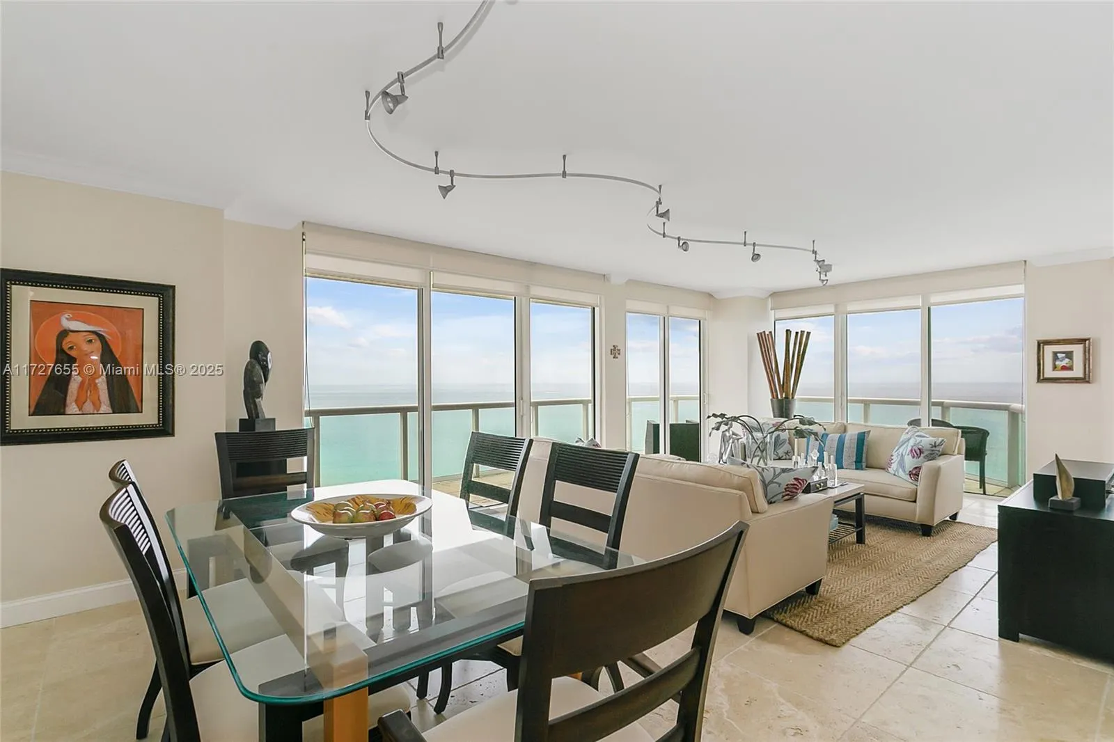 6365 Collins Ave 3401, Miami Beach, Florida 33141, Miami Beach, Florida 33141, 3 Bedrooms Bedrooms, ,2 BathroomsBathrooms,Residential Lease,For Rent,6365 Collins Ave 3401, Miami Beach, Florida 33141,A11727655