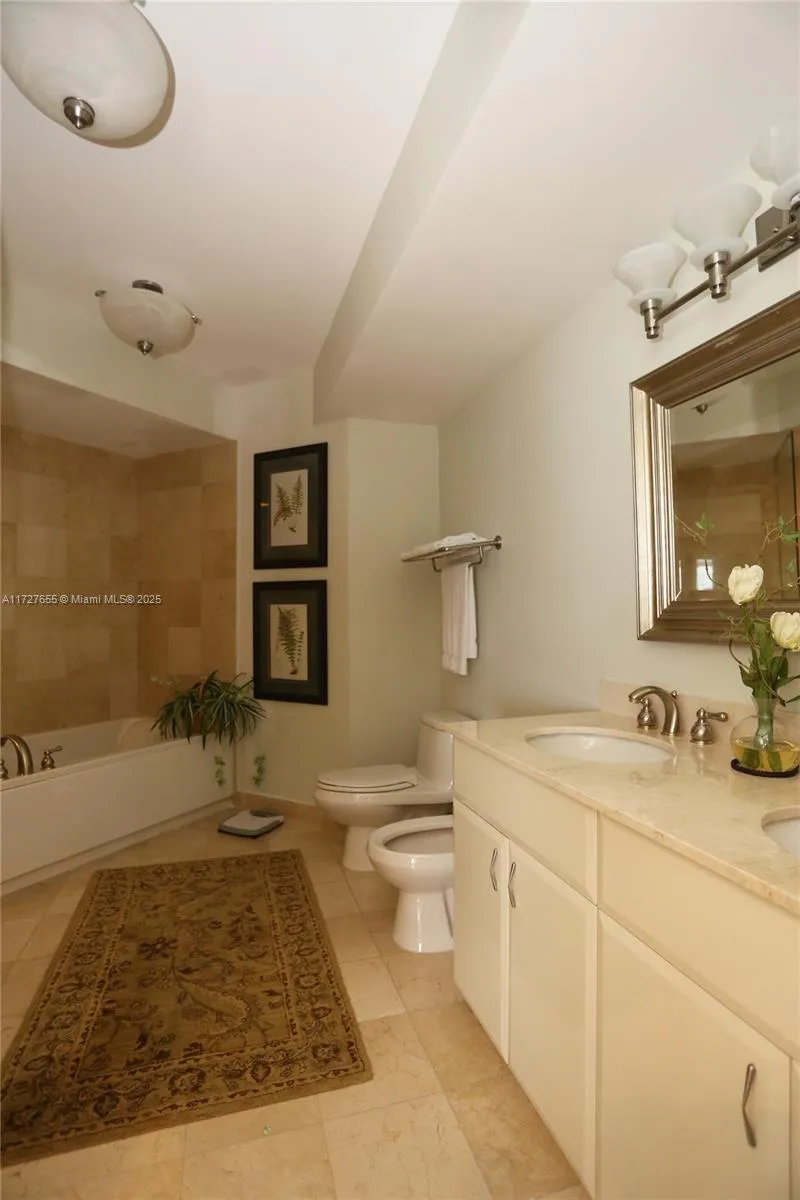 6365 Collins Ave 3401, Miami Beach, Florida 33141, Miami Beach, Florida 33141, 3 Bedrooms Bedrooms, ,2 BathroomsBathrooms,Residential Lease,For Rent,6365 Collins Ave 3401, Miami Beach, Florida 33141,A11727655