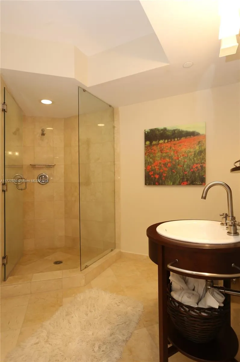 6365 Collins Ave 3401, Miami Beach, Florida 33141, Miami Beach, Florida 33141, 3 Bedrooms Bedrooms, ,2 BathroomsBathrooms,Residential Lease,For Rent,6365 Collins Ave 3401, Miami Beach, Florida 33141,A11727655