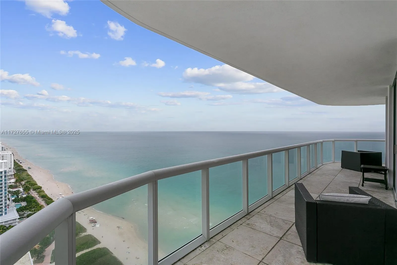 6365 Collins Ave 3401, Miami Beach, Florida 33141, Miami Beach, Florida 33141, 3 Bedrooms Bedrooms, ,2 BathroomsBathrooms,Residential Lease,For Rent,6365 Collins Ave 3401, Miami Beach, Florida 33141,A11727655