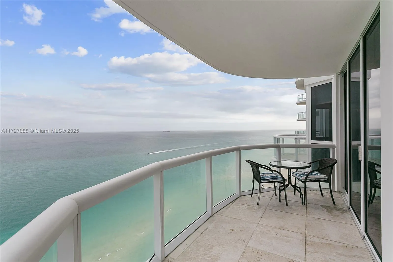 6365 Collins Ave 3401, Miami Beach, Florida 33141, Miami Beach, Florida 33141, 3 Bedrooms Bedrooms, ,2 BathroomsBathrooms,Residential Lease,For Rent,6365 Collins Ave 3401, Miami Beach, Florida 33141,A11727655