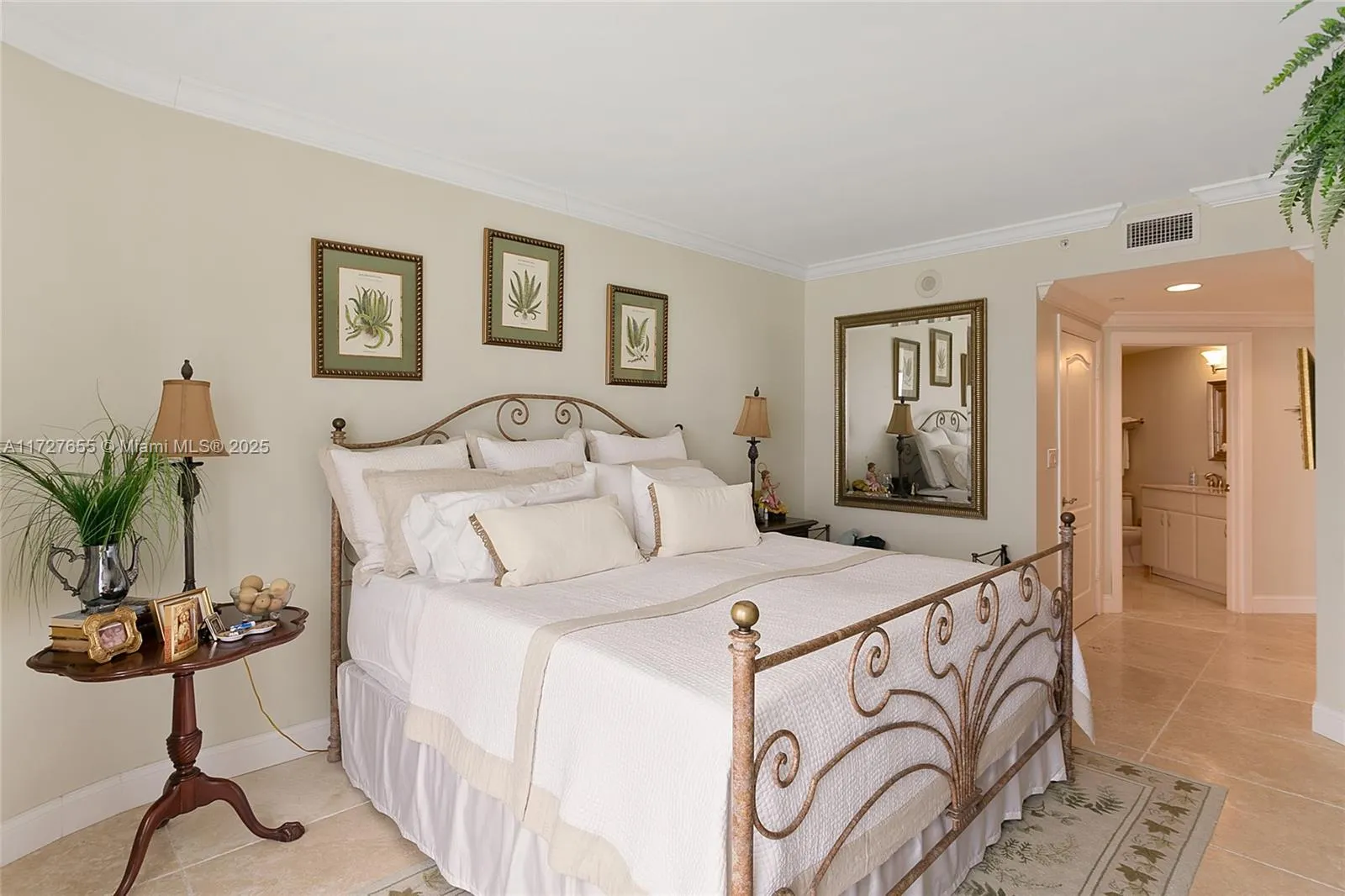 6365 Collins Ave 3401, Miami Beach, Florida 33141, Miami Beach, Florida 33141, 3 Bedrooms Bedrooms, ,2 BathroomsBathrooms,Residential Lease,For Rent,6365 Collins Ave 3401, Miami Beach, Florida 33141,A11727655