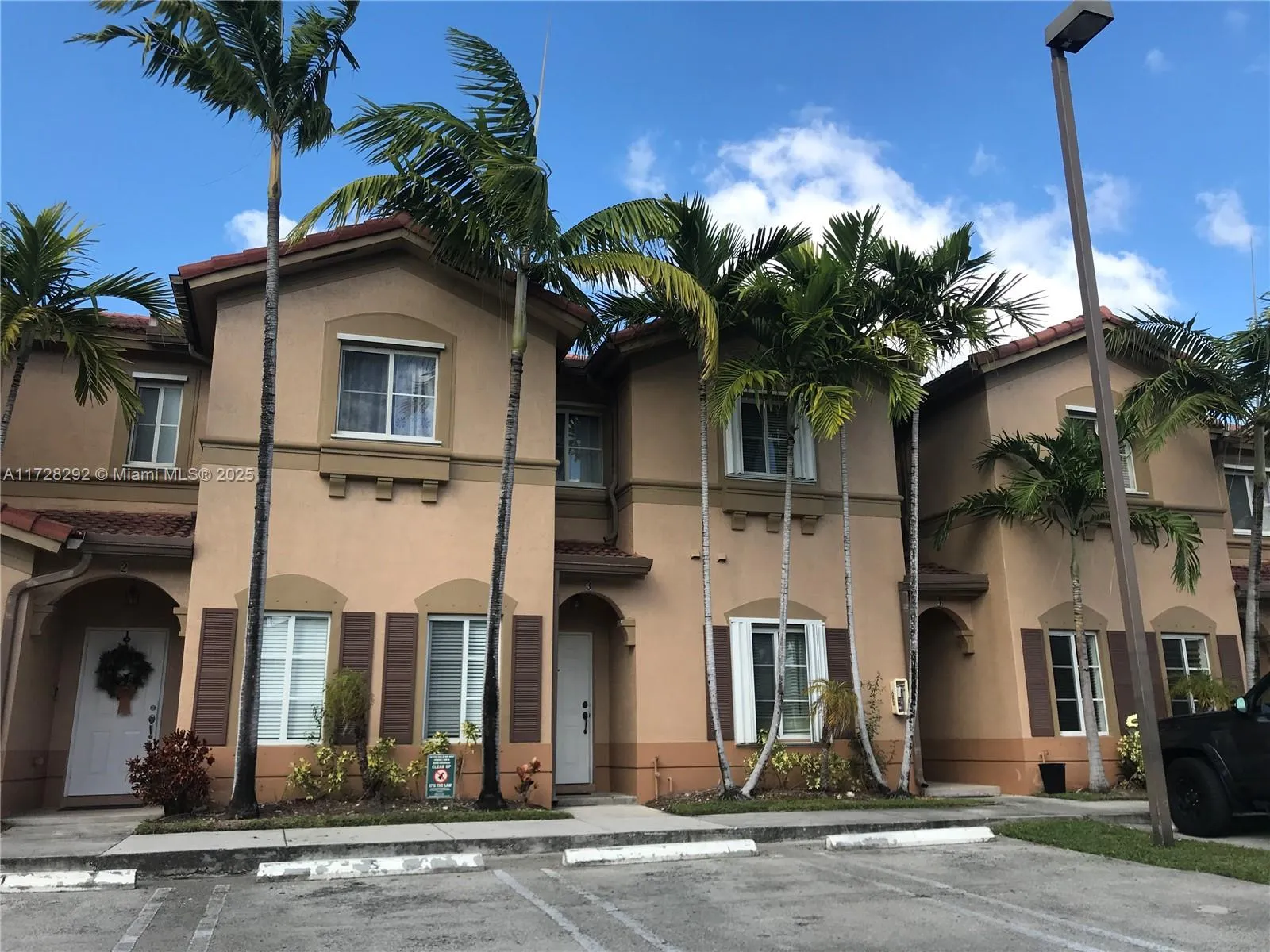 10803 Nw 83rd St 4-1, Doral, Florida 33178, Doral, Florida 33178, 4 Bedrooms Bedrooms, ,3 BathroomsBathrooms,Residential Lease,For Rent,10803 Nw 83rd St 4-1, Doral, Florida 33178,A11728292