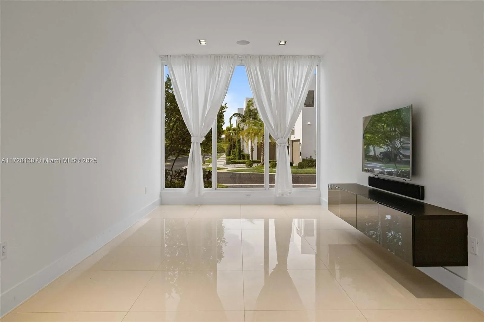 10296 Nw 74th Ter, Doral, Florida 33178, Doral, Florida 33178, 5 Bedrooms Bedrooms, ,5 BathroomsBathrooms,Residential,For Sale,10296 Nw 74th Ter, Doral, Florida 33178,A11728130
