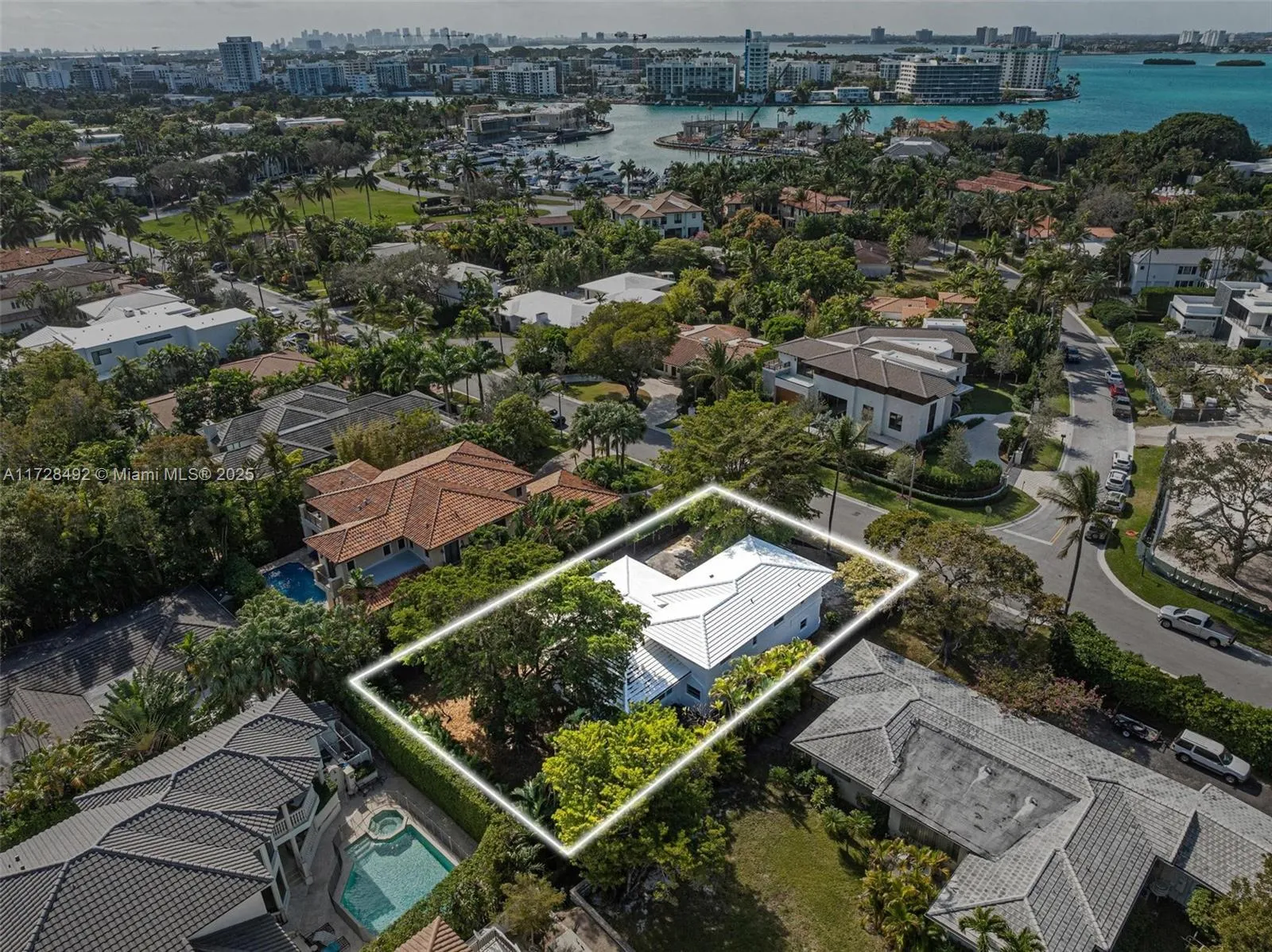 253 Bal Cross Dr, Bal Harbour, Florida 33154, Bal Harbour, Florida 33154, 4 Bedrooms Bedrooms, ,3 BathroomsBathrooms,Residential,For Sale,253 Bal Cross Dr, Bal Harbour, Florida 33154,A11728492