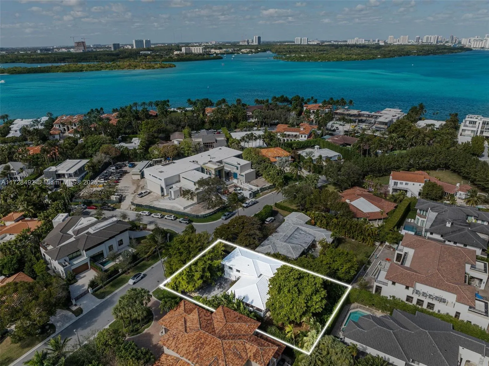 253 Bal Cross Dr, Bal Harbour, Florida 33154, Bal Harbour, Florida 33154, 4 Bedrooms Bedrooms, ,3 BathroomsBathrooms,Residential,For Sale,253 Bal Cross Dr, Bal Harbour, Florida 33154,A11728492