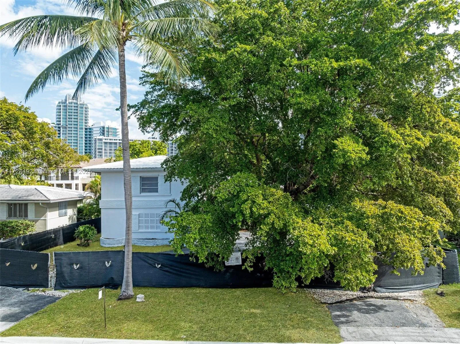 253 Bal Cross Dr, Bal Harbour, Florida 33154, Bal Harbour, Florida 33154, 4 Bedrooms Bedrooms, ,3 BathroomsBathrooms,Residential,For Sale,253 Bal Cross Dr, Bal Harbour, Florida 33154,A11728492