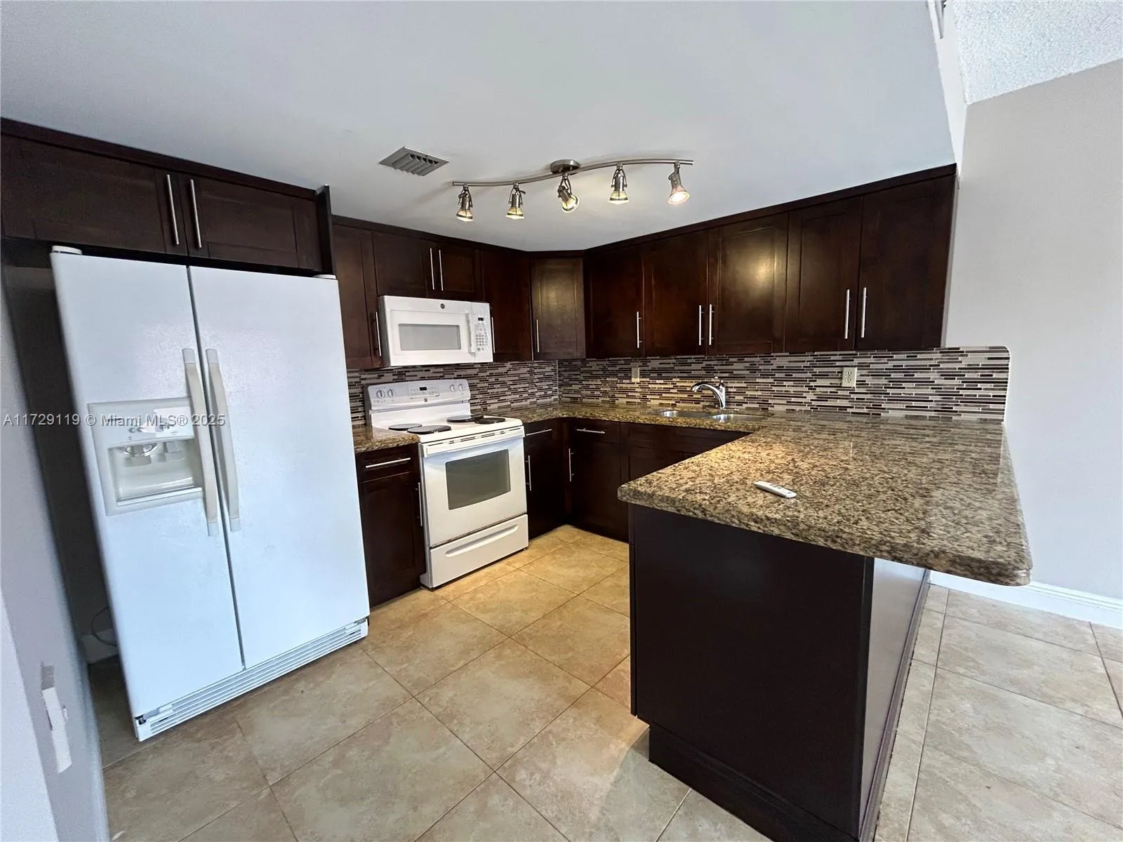 530 Nw 109th Ave 501, Miami, Florida 33172, Miami, Florida 33172, 3 Bedrooms Bedrooms, ,2 BathroomsBathrooms,Residential,For Sale,530 Nw 109th Ave 501, Miami, Florida 33172,A11729119