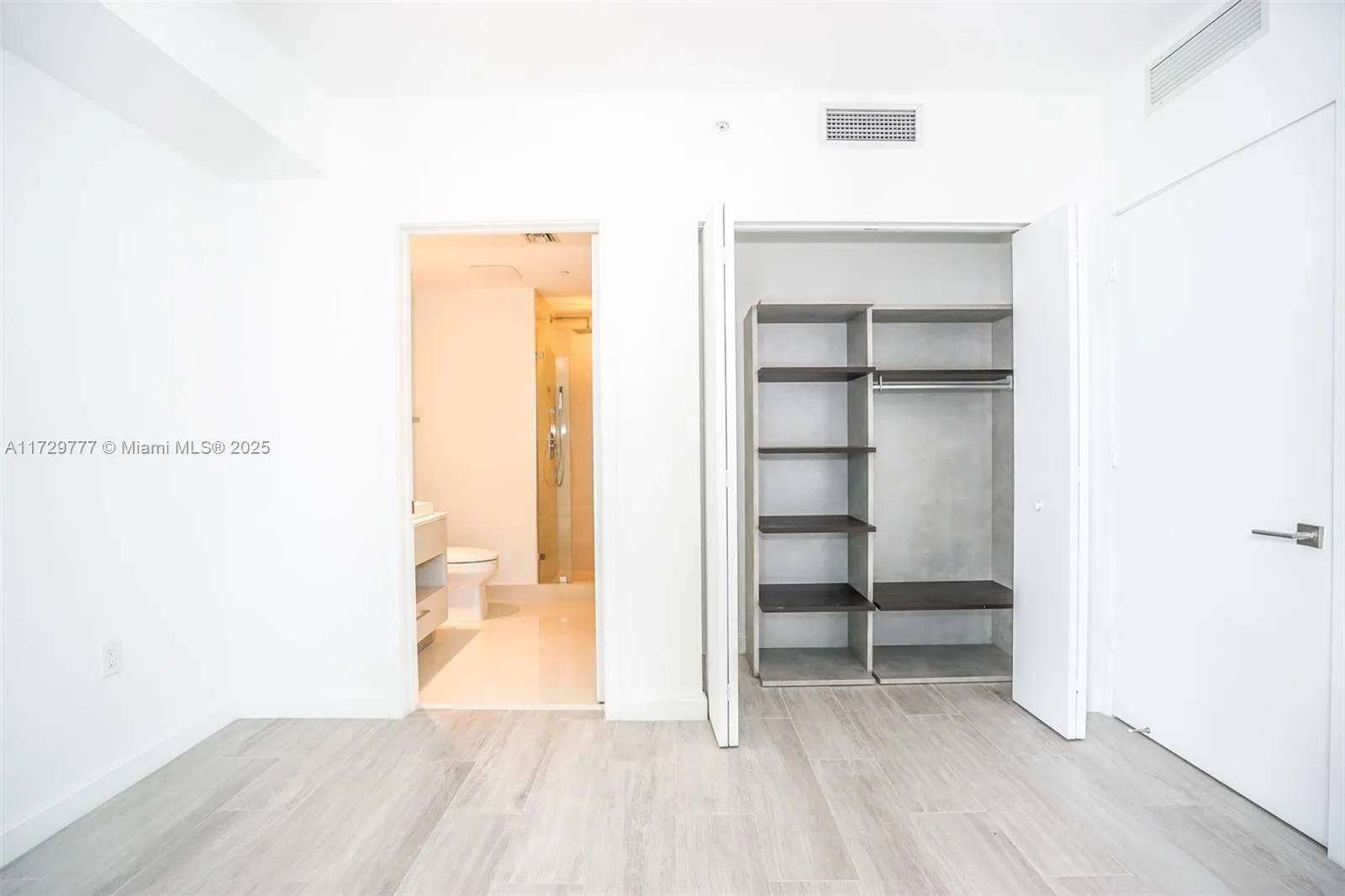 Miami, Florida 33130, 1 Bedroom Bedrooms, ,1 BathroomBathrooms,Residential,For Sale,A11729777