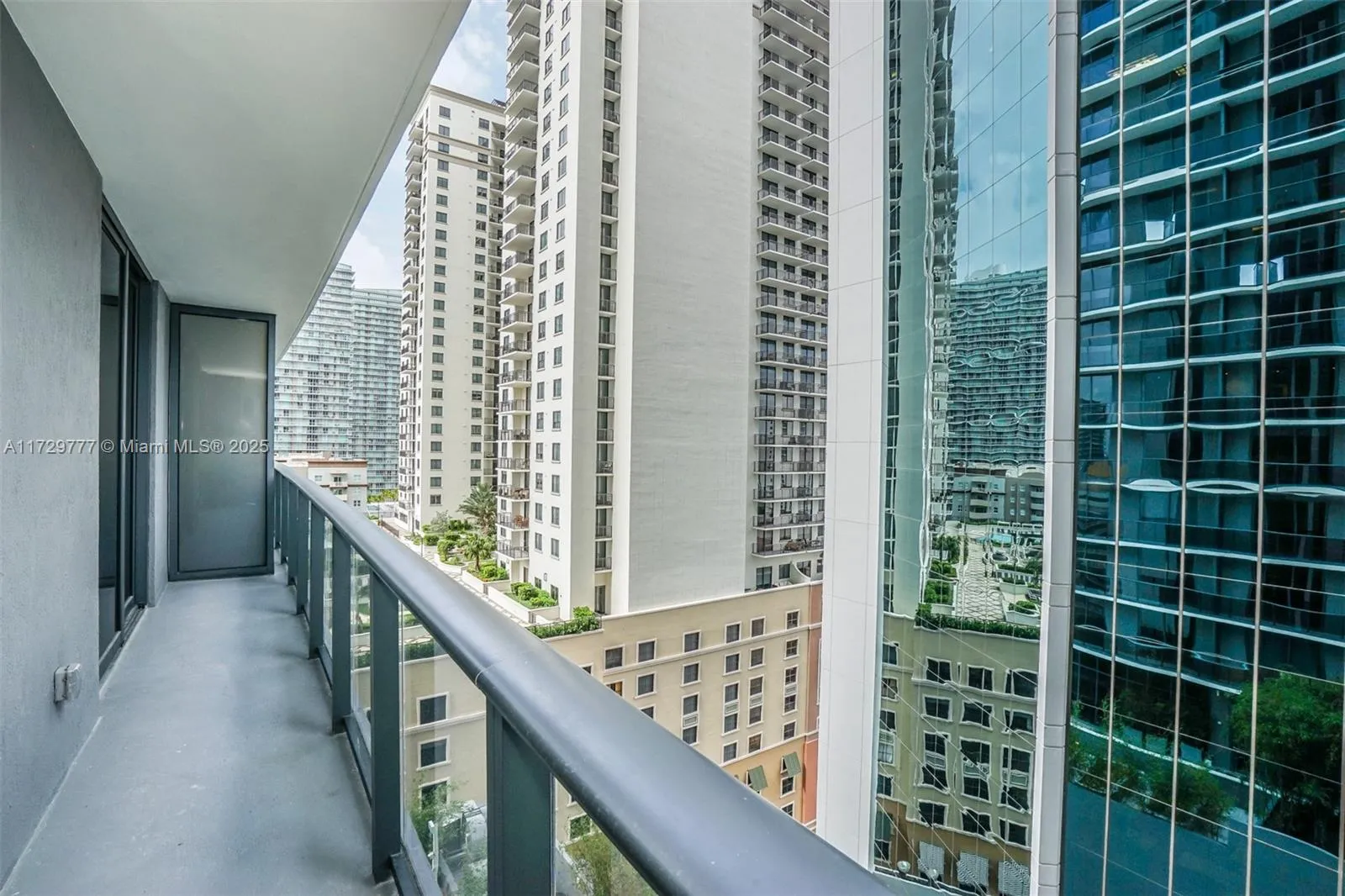 Miami, Florida 33130, 1 Bedroom Bedrooms, ,1 BathroomBathrooms,Residential,For Sale,A11729777
